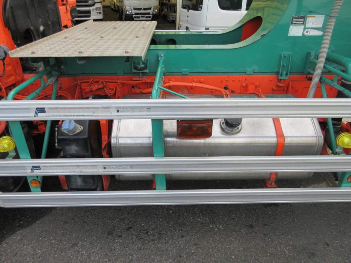 新明和製 粉粒体運搬車 バラセメント 容積14450L !!|中古トラックの販売・買取・査定のアイナビ