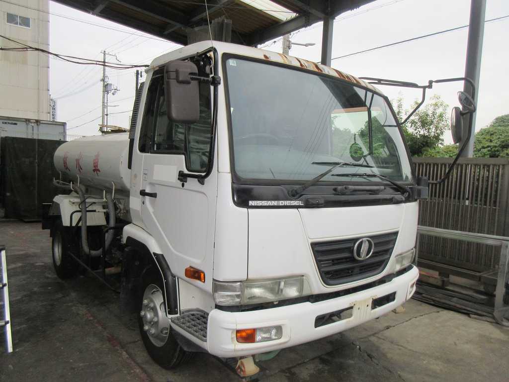 コンドル散水車|中古トラックの販売・買取・査定のアイナビ