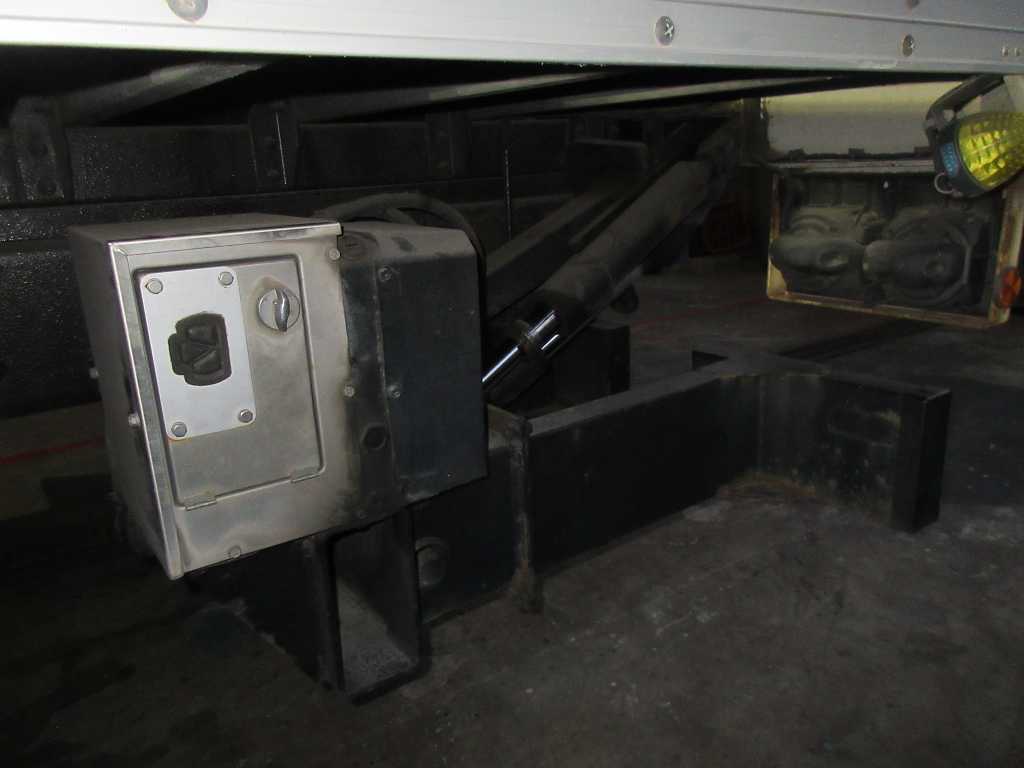 コンドル増トン7200アルミバンパワーゲート付き|中古トラックの販売・買取・査定のアイナビ