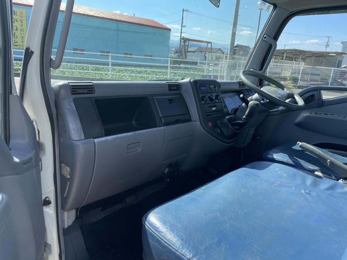 H18キャンター2t平ボディ 3段クレーンラジコン付|中古トラックの販売・買取・査定のアイナビ