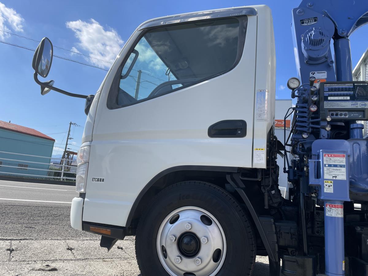 H18キャンター2t平ボディ 3段クレーンラジコン付|中古トラックの販売・買取・査定のアイナビ