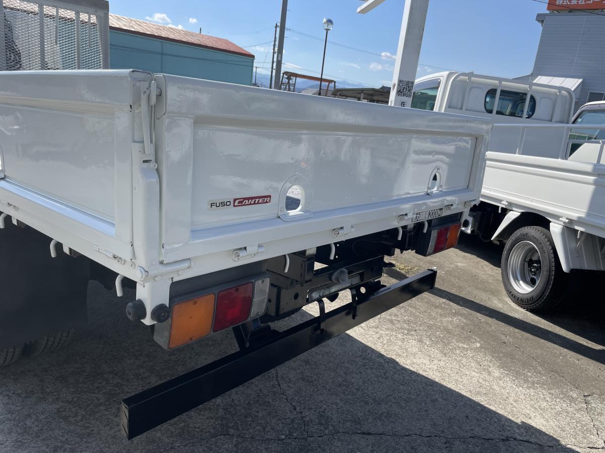 H18キャンター2t平ボディ 3段クレーンラジコン付|中古トラックの販売・買取・査定のアイナビ