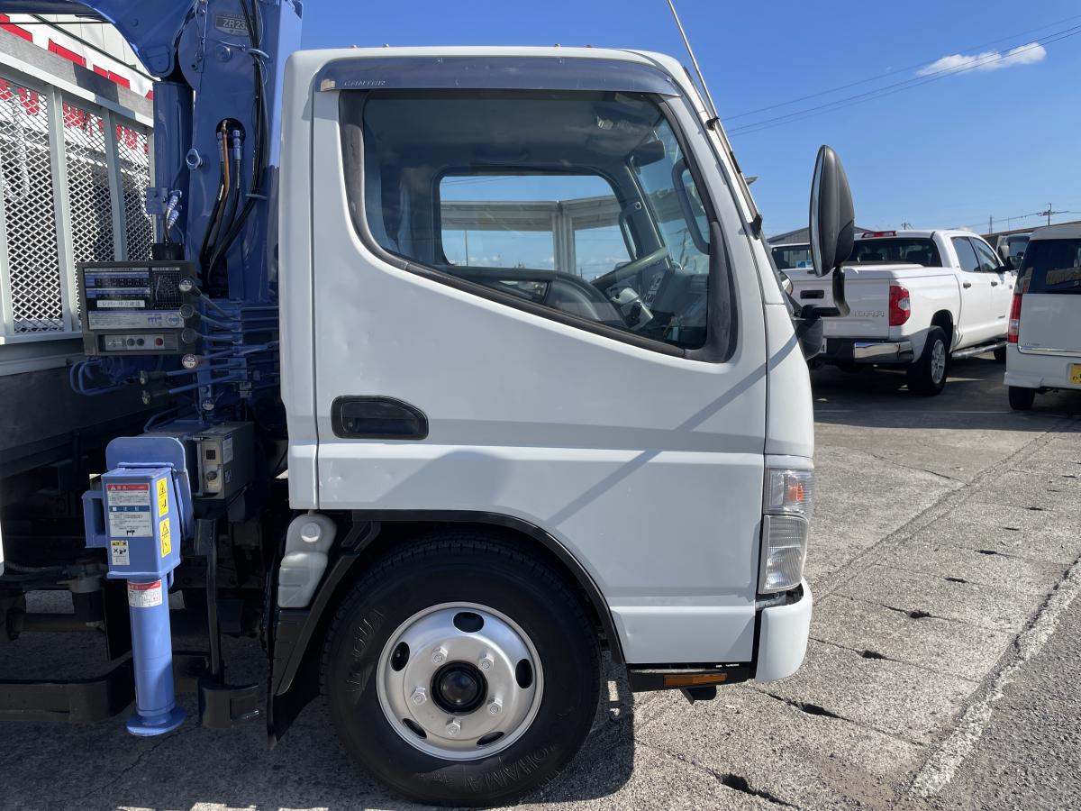 H18キャンター2t平ボディ 3段クレーンラジコン付|中古トラックの販売・買取・査定のアイナビ