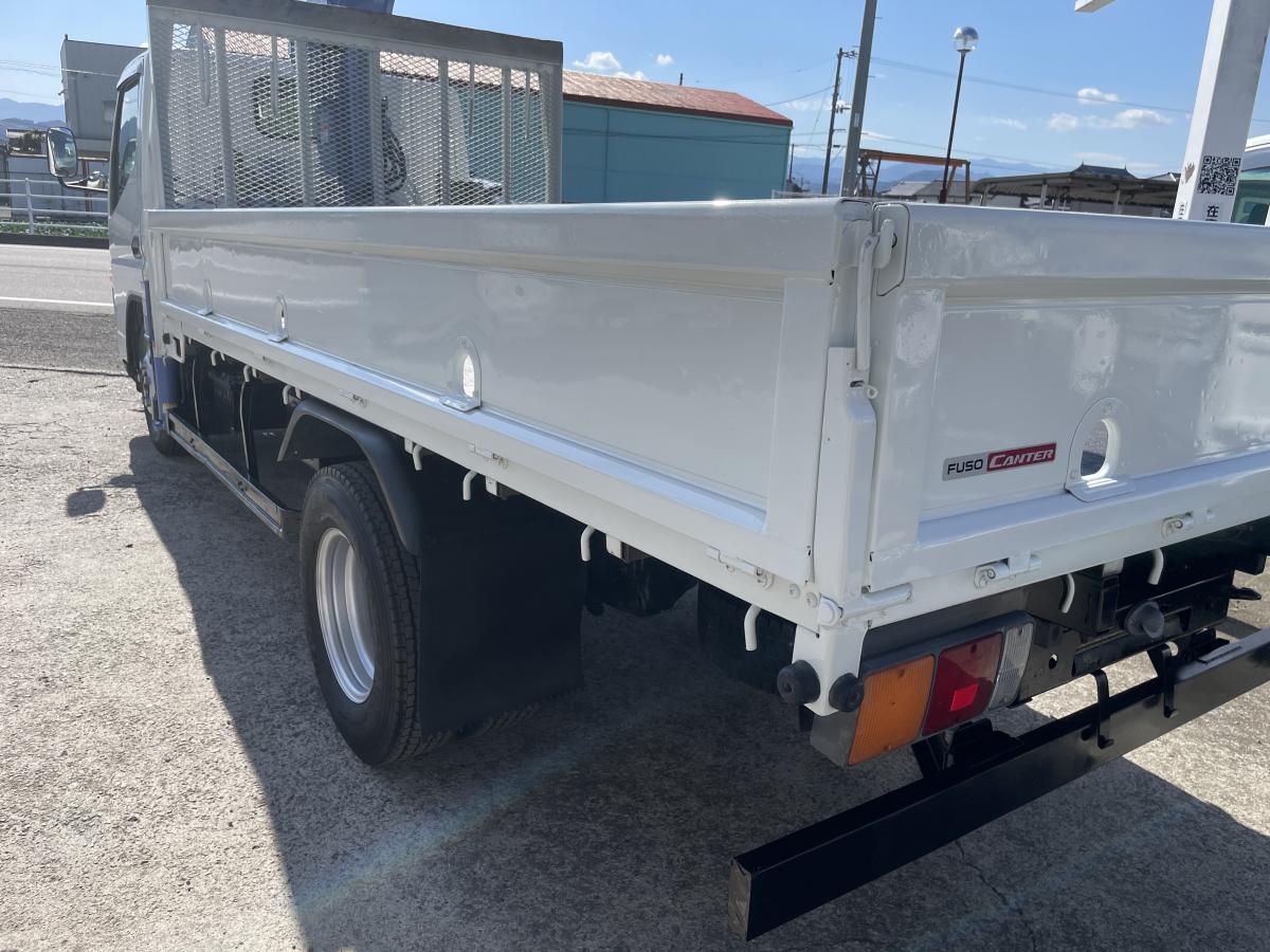 H18キャンター2t平ボディ 3段クレーンラジコン付|中古トラックの販売・買取・査定のアイナビ