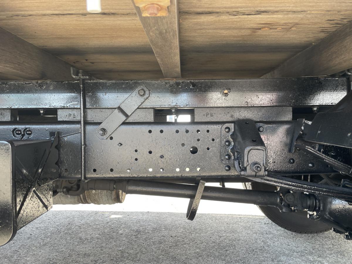 H18キャンター2t平ボディ 3段クレーンラジコン付|中古トラックの販売・買取・査定のアイナビ