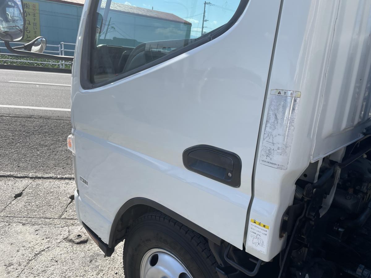 H18キャンター2t平ボディ 3段クレーンラジコン付|中古トラックの販売・買取・査定のアイナビ