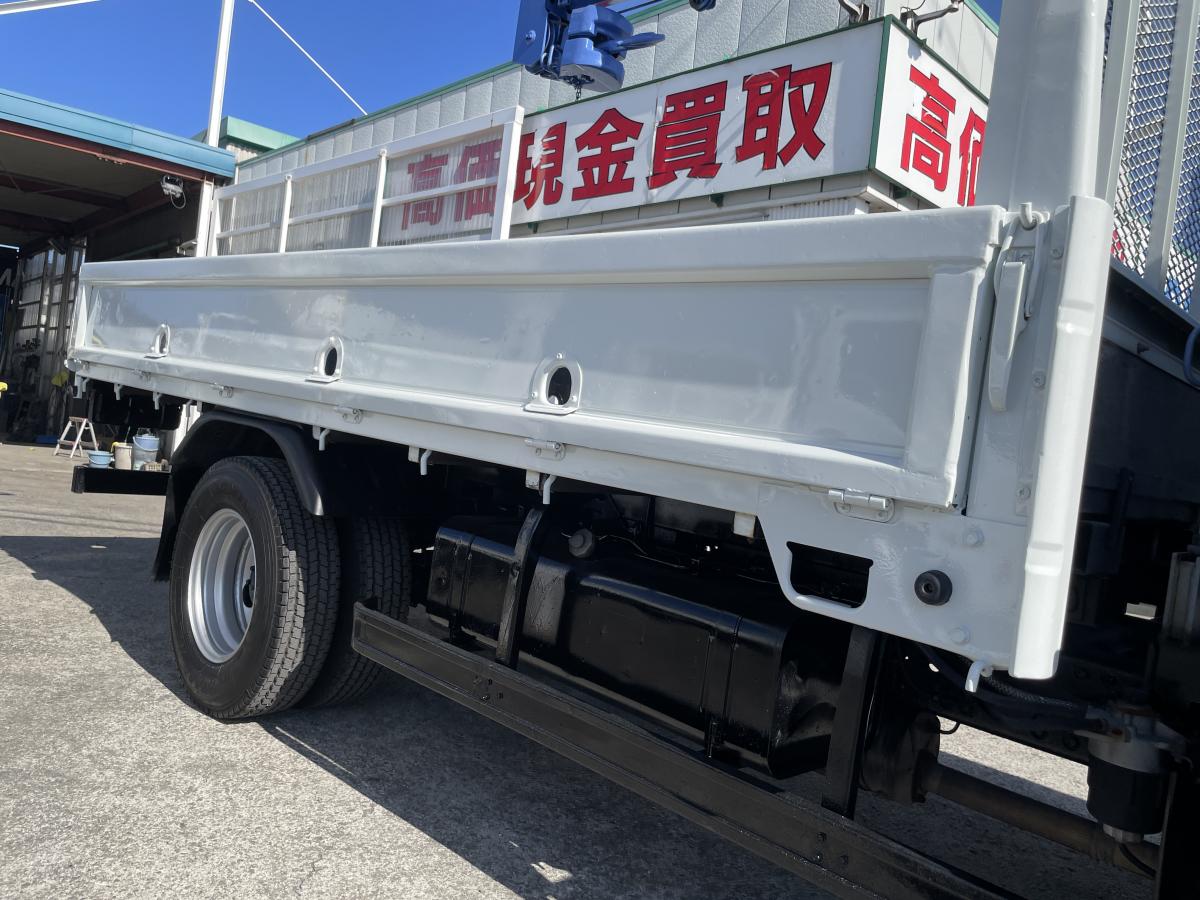 H18キャンター2t平ボディ 3段クレーンラジコン付|中古トラックの販売・買取・査定のアイナビ