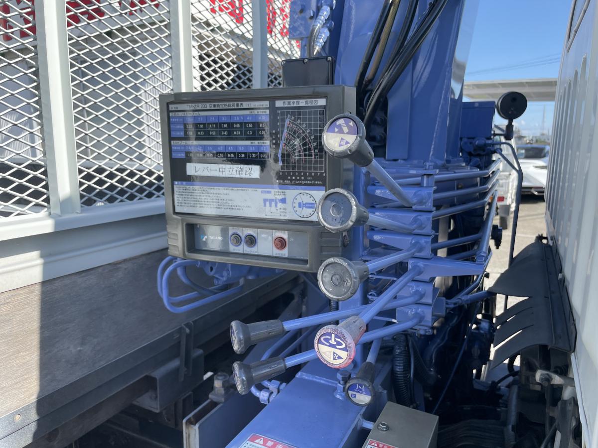 H18キャンター2t平ボディ 3段クレーンラジコン付|中古トラックの販売・買取・査定のアイナビ