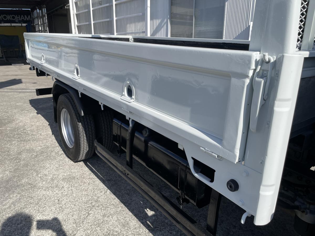 H18キャンター2t平ボディ 3段クレーンラジコン付|中古トラックの販売・買取・査定のアイナビ