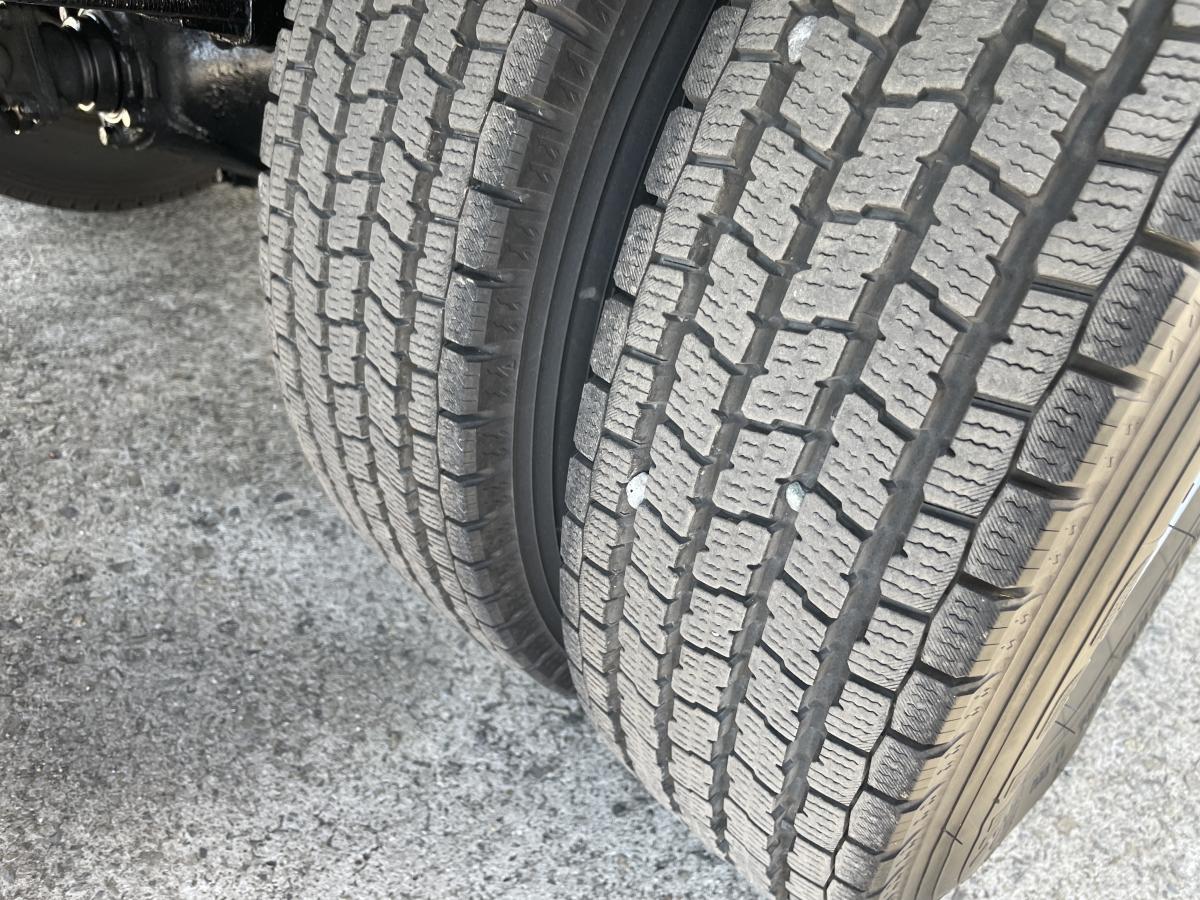 H18キャンター2t平ボディ 3段クレーンラジコン付|中古トラックの販売・買取・査定のアイナビ