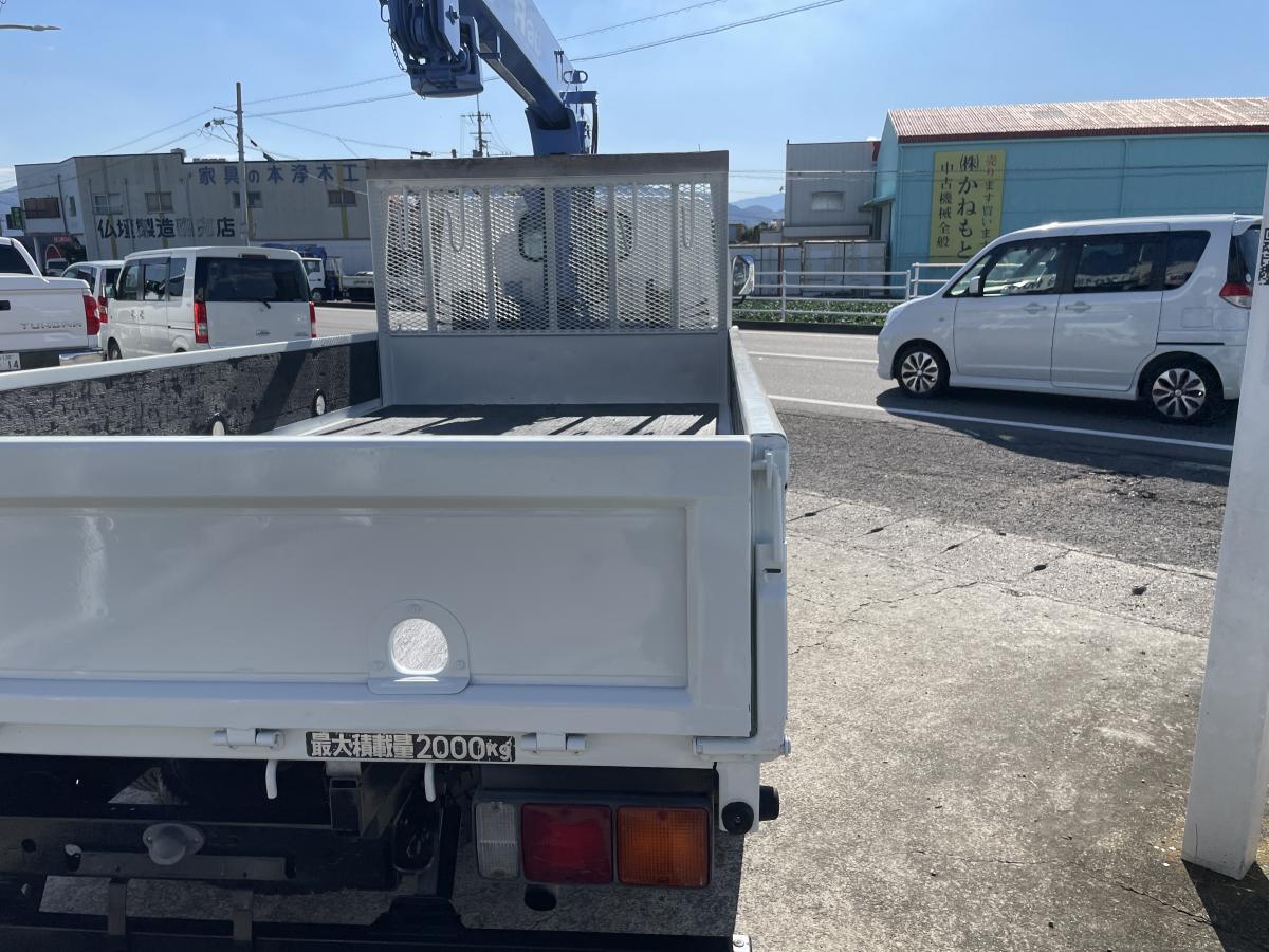 H18キャンター2t平ボディ 3段クレーンラジコン付|中古トラックの販売・買取・査定のアイナビ