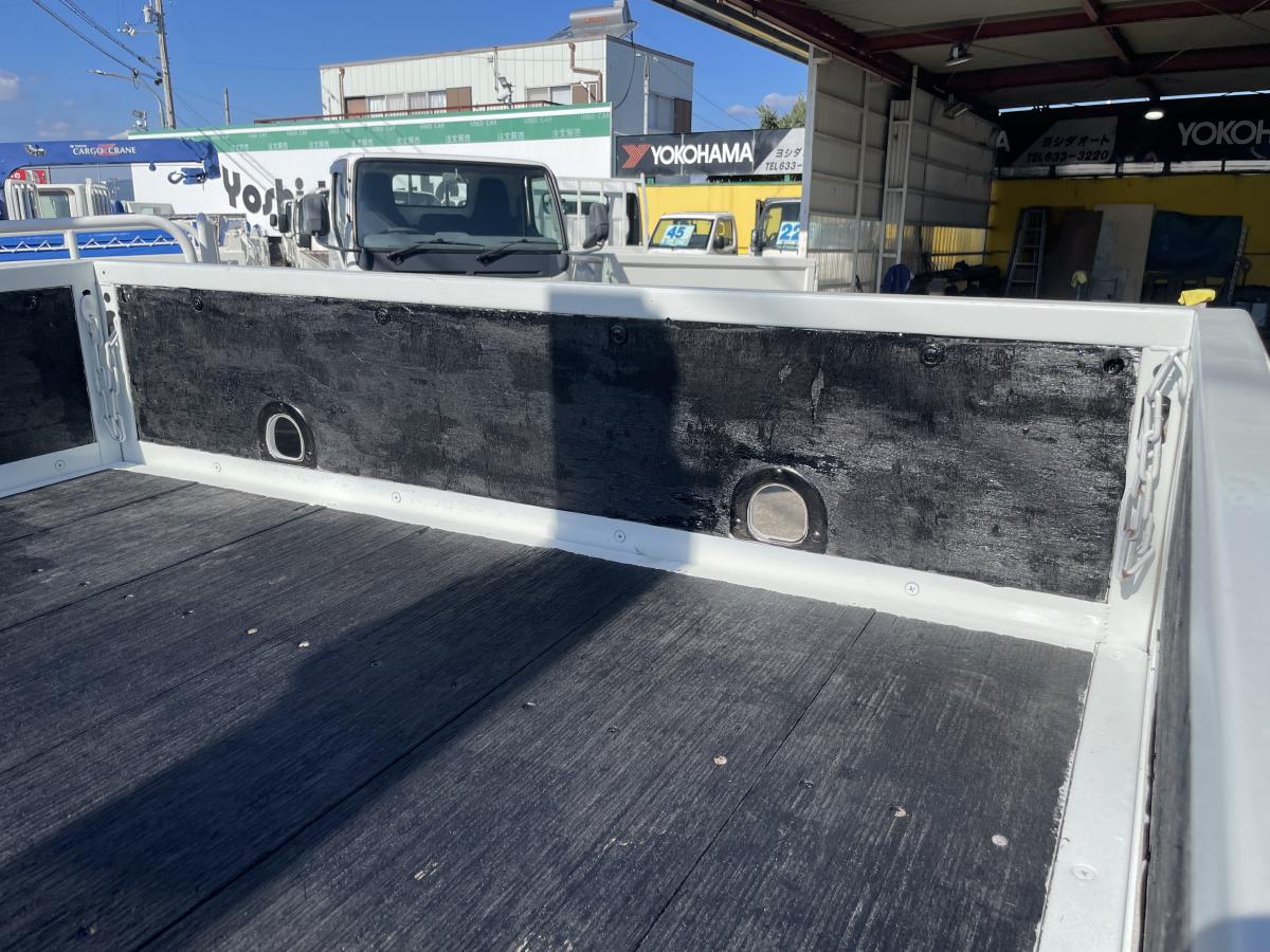 H18キャンター2t平ボディ 3段クレーンラジコン付|中古トラックの販売・買取・査定のアイナビ