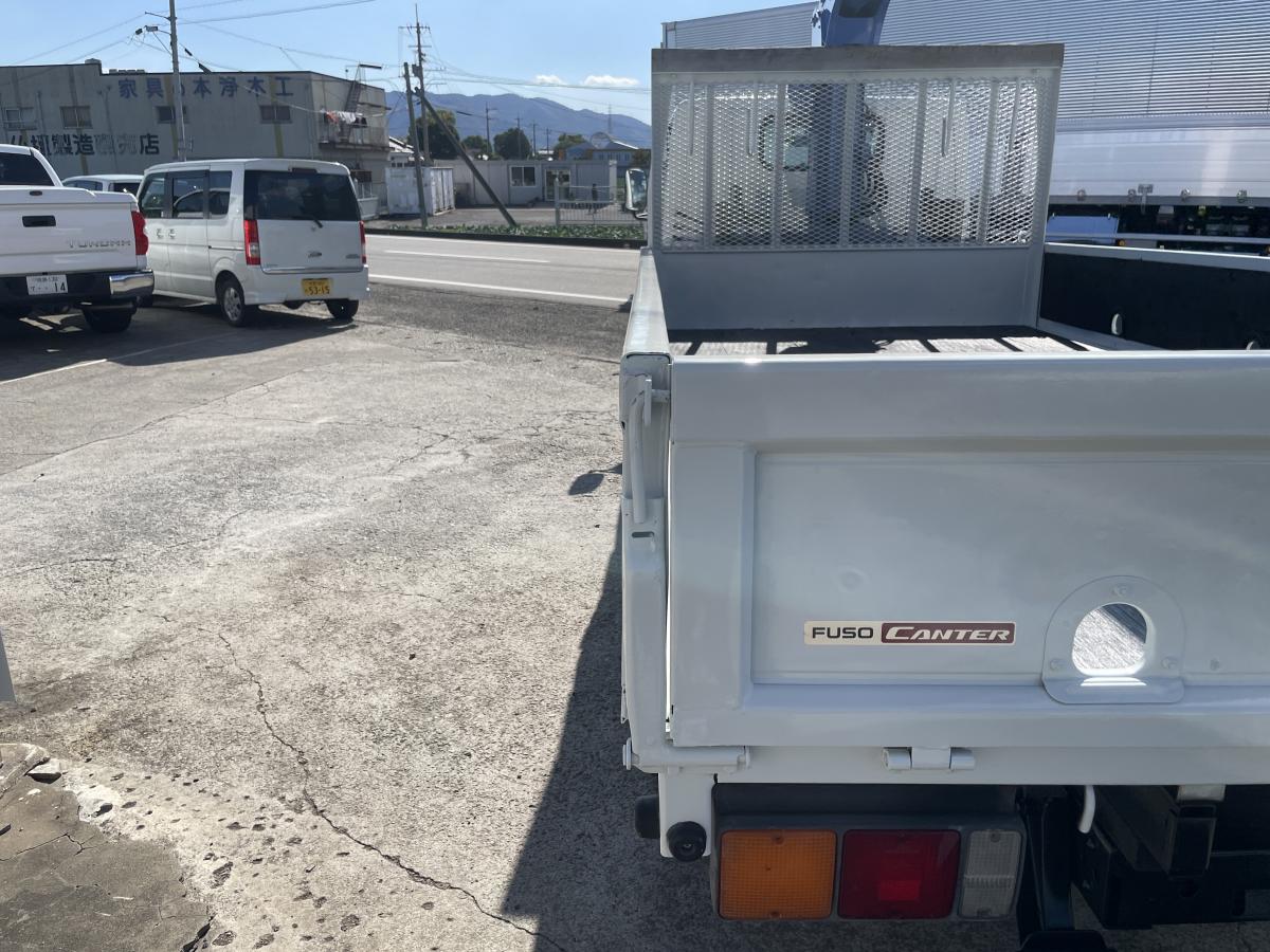 H18キャンター2t平ボディ 3段クレーンラジコン付|中古トラックの販売・買取・査定のアイナビ