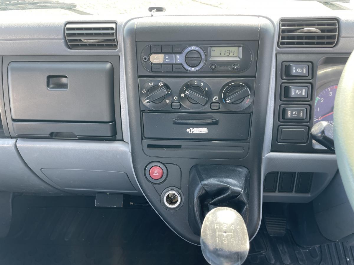 H18キャンター2t平ボディ 3段クレーンラジコン付|中古トラックの販売・買取・査定のアイナビ