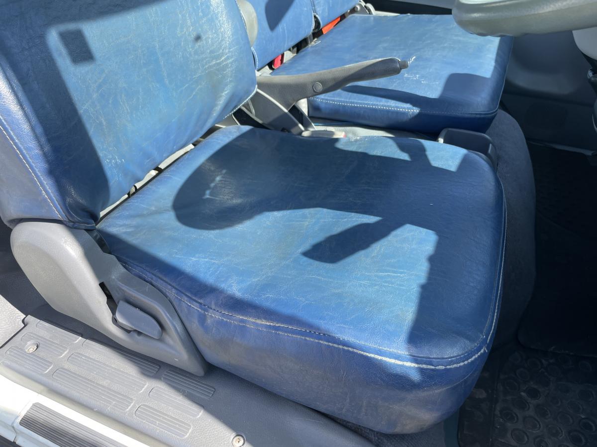 H18キャンター2t平ボディ 3段クレーンラジコン付|中古トラックの販売・買取・査定のアイナビ