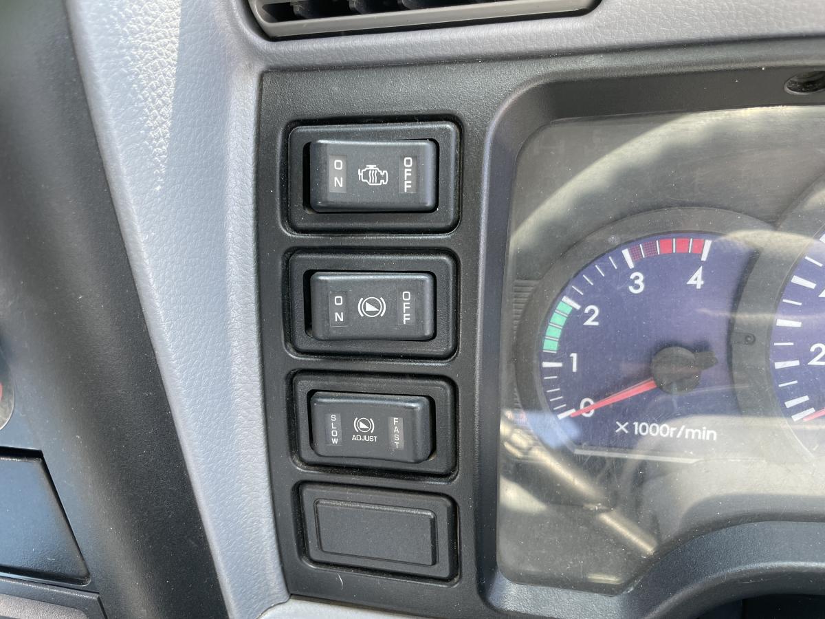 H18キャンター2t平ボディ 3段クレーンラジコン付|中古トラックの販売・買取・査定のアイナビ