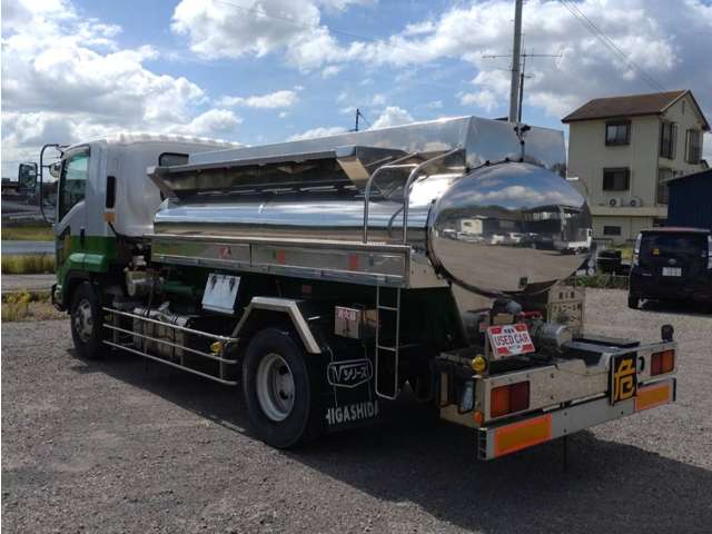 いすゞフォワード 4トン ステンレス タンクローリー 2層4KL|中古トラックの販売・買取・査定のアイナビ