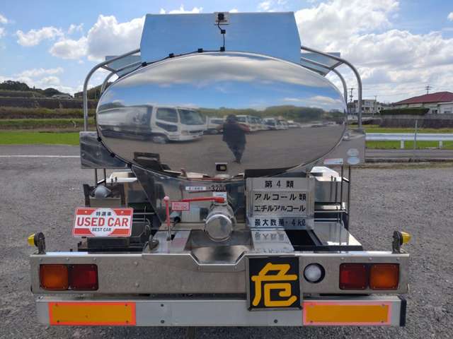 いすゞフォワード 4トン ステンレス タンクローリー 2層4KL|中古トラックの販売・買取・査定のアイナビ