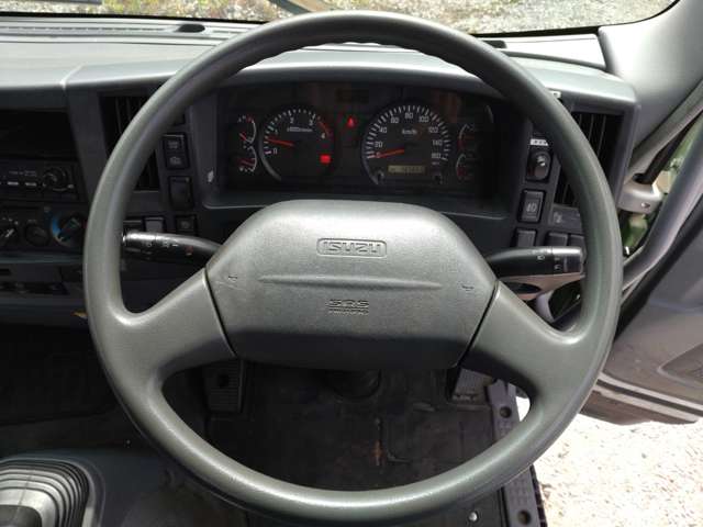 いすゞフォワード 4トン ステンレス タンクローリー 2層4KL|中古トラックの販売・買取・査定のアイナビ