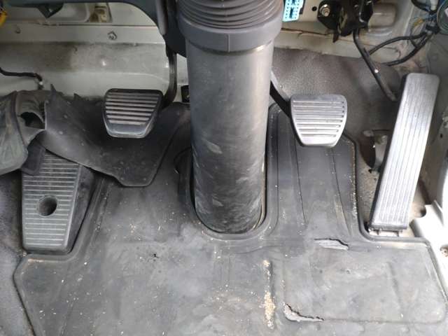 いすゞフォワード 4トン ステンレス タンクローリー 2層4KL|中古トラックの販売・買取・査定のアイナビ