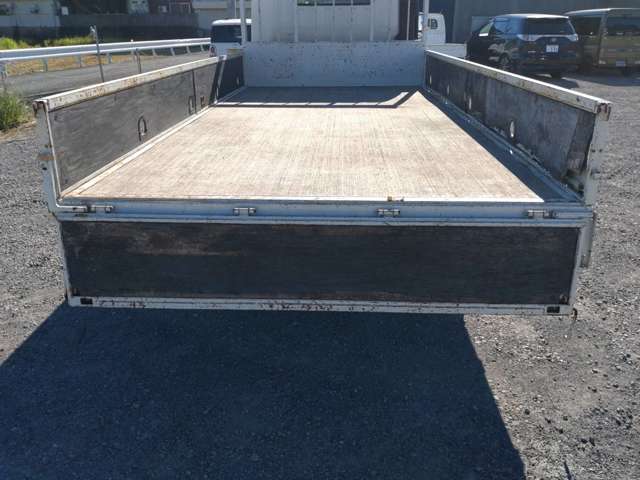 日野自動車デュトロ 2tヒラボディ ワイドロング 全低床|中古トラックの販売・買取・査定のアイナビ