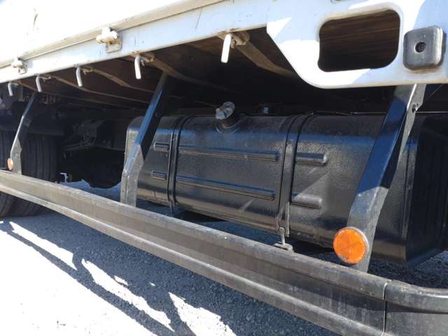 日野自動車デュトロ 2tヒラボディ ワイドロング 全低床|中古トラックの販売・買取・査定のアイナビ