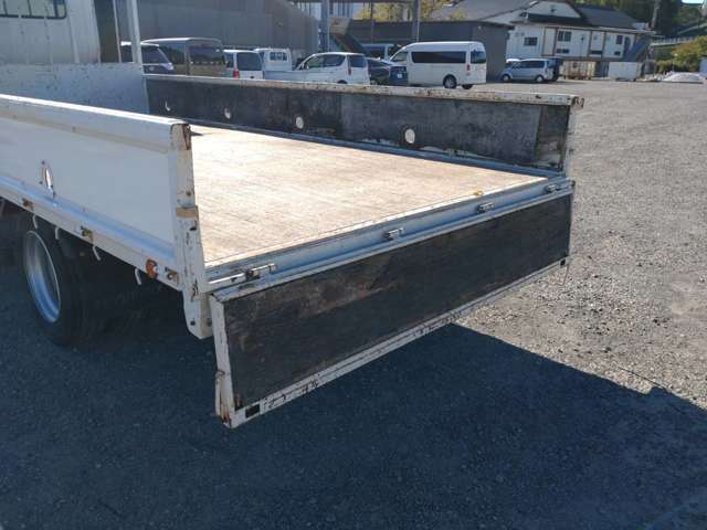 日野自動車デュトロ 2tヒラボディ ワイドロング 全低床|中古トラックの販売・買取・査定のアイナビ