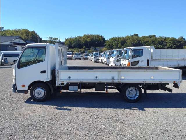日野自動車デュトロ 2tヒラボディ ワイドロング 全低床|中古トラックの販売・買取・査定のアイナビ