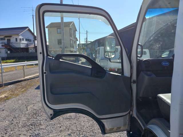 日野自動車デュトロ 2tヒラボディ ワイドロング 全低床|中古トラックの販売・買取・査定のアイナビ