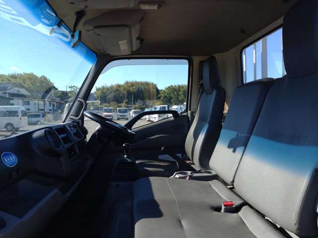 日野自動車デュトロ 2tヒラボディ ワイドロング 全低床|中古トラックの販売・買取・査定のアイナビ