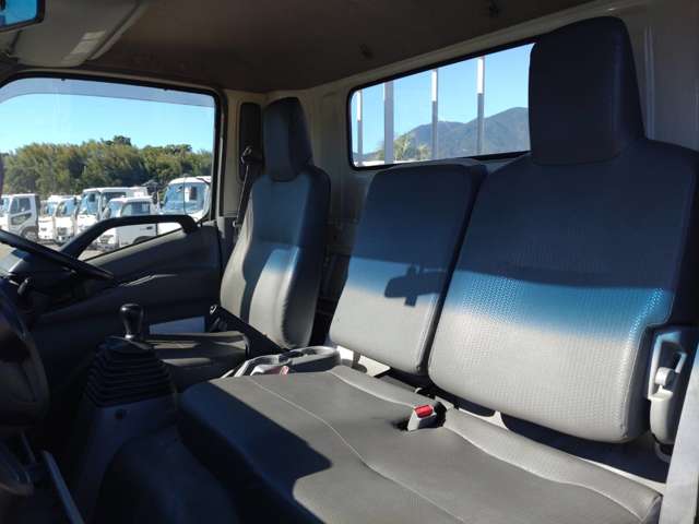 日野自動車デュトロ 2tヒラボディ ワイドロング 全低床|中古トラックの販売・買取・査定のアイナビ