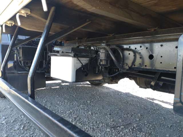 日野自動車デュトロ 2tヒラボディ ワイドロング 全低床|中古トラックの販売・買取・査定のアイナビ