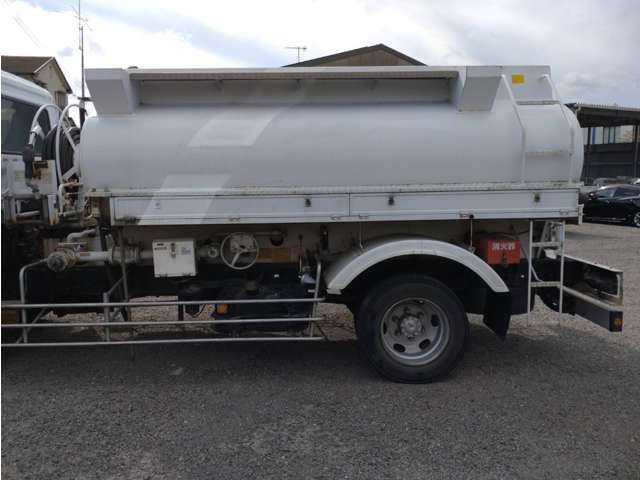 三菱ふそうファイター 増トン タンクローリー 6トン 3層6KL|中古トラックの販売・買取・査定のアイナビ