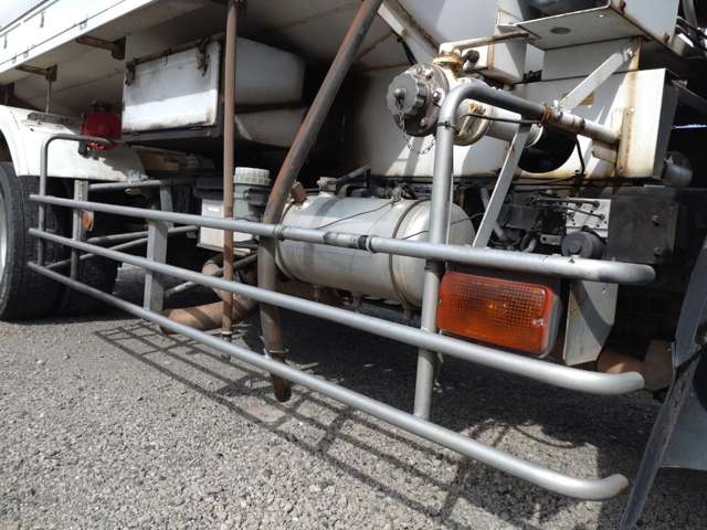 三菱ふそうファイター 増トン タンクローリー 6トン 3層6KL|中古トラックの販売・買取・査定のアイナビ