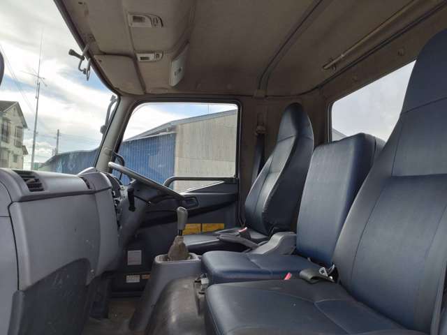 三菱ふそうファイター 増トン タンクローリー 6トン 3層6KL|中古トラックの販売・買取・査定のアイナビ