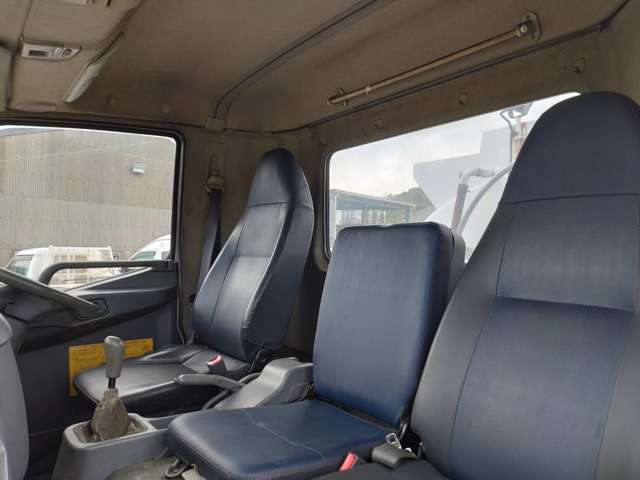 三菱ふそうファイター 増トン タンクローリー 6トン 3層6KL|中古トラックの販売・買取・査定のアイナビ