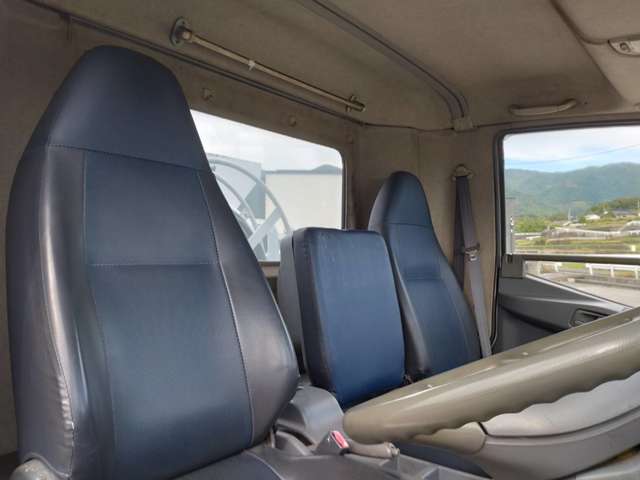 三菱ふそうファイター 増トン タンクローリー 6トン 3層6KL|中古トラックの販売・買取・査定のアイナビ