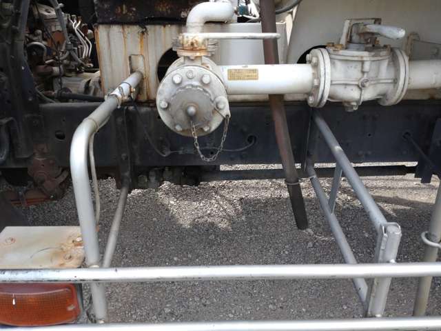 三菱ふそうファイター 増トン タンクローリー 6トン 3層6KL|中古トラックの販売・買取・査定のアイナビ