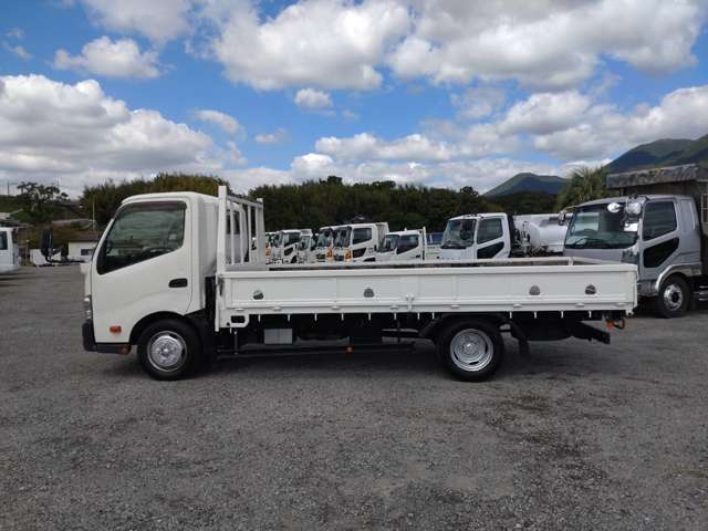 日野自動車 デュトロ　2トン平ボディ　ワイドロング　積載2000kg|中古トラックの販売・買取・査定のアイナビ