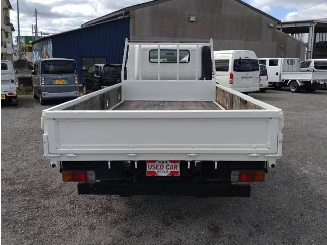 日野自動車 デュトロ　2トン平ボディ　ワイドロング　積載2000kg|中古トラックの販売・買取・査定のアイナビ