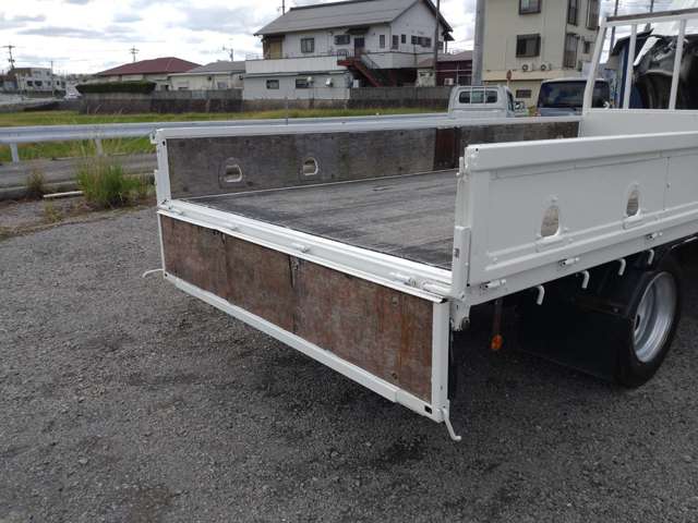 日野自動車 デュトロ　2トン平ボディ　ワイドロング　積載2000kg|中古トラックの販売・買取・査定のアイナビ