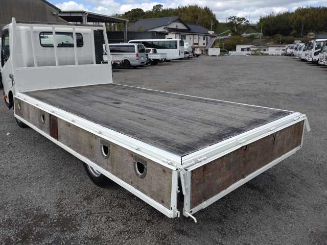 日野自動車 デュトロ　2トン平ボディ　ワイドロング　積載2000kg|中古トラックの販売・買取・査定のアイナビ