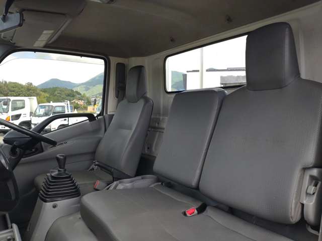 日野自動車 デュトロ　2トン平ボディ　ワイドロング　積載2000kg|中古トラックの販売・買取・査定のアイナビ