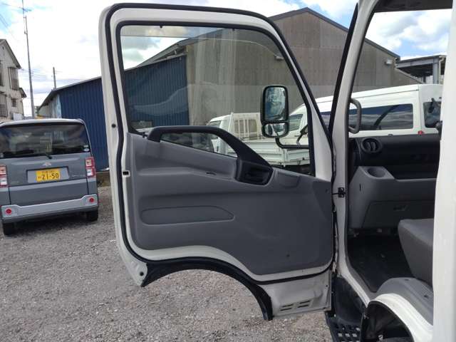 日野自動車 デュトロ　2トン平ボディ　ワイドロング　積載2000kg|中古トラックの販売・買取・査定のアイナビ