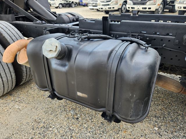 H26年 いすゞ エルフ3t低床ダンプ|中古トラックの販売・買取・査定のアイナビ