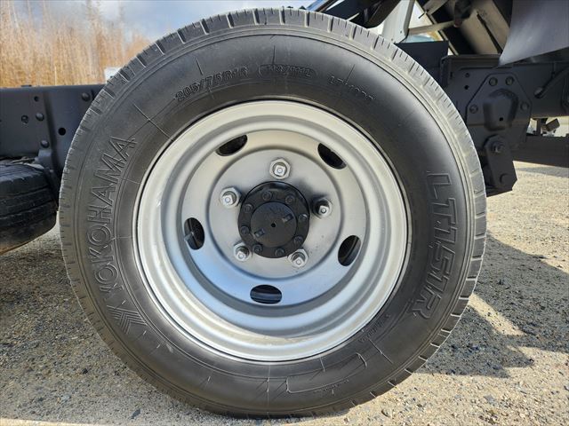 H26年 いすゞ エルフ3t低床ダンプ|中古トラックの販売・買取・査定のアイナビ