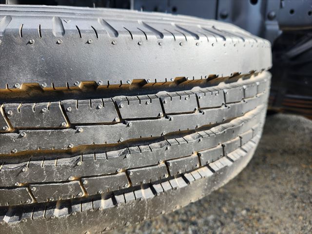 H26年 いすゞ エルフ3t低床ダンプ|中古トラックの販売・買取・査定のアイナビ