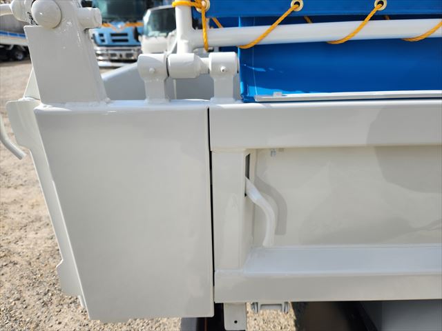 H26年 いすゞ エルフ3t低床ダンプ|中古トラックの販売・買取・査定のアイナビ