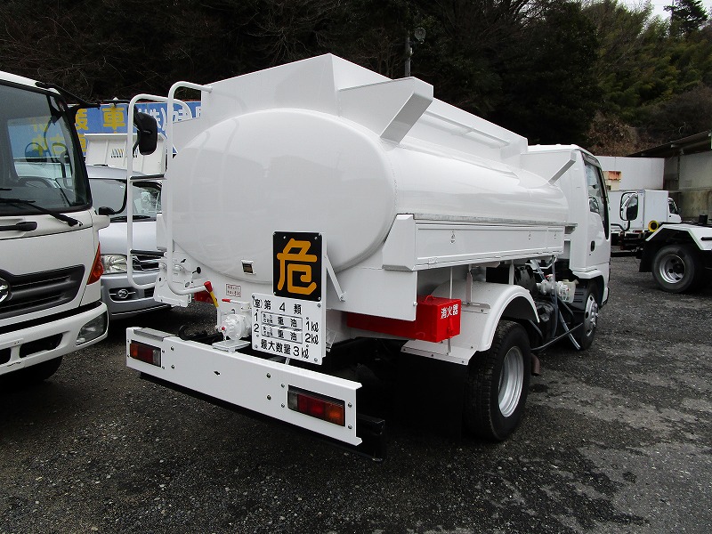 タンク車 2室 3KL タンク書類有り 外装塗装済|中古トラックの販売・買取・査定のアイナビ