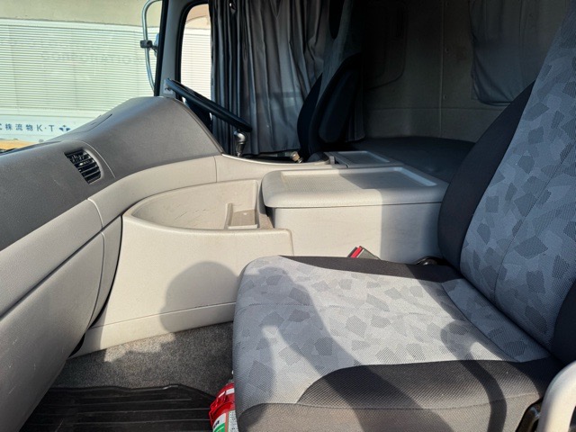 UDクオン平ボデATリーフサス車検たっぷりフジタボデー材木ローラ|中古トラックの販売・買取・査定のアイナビ